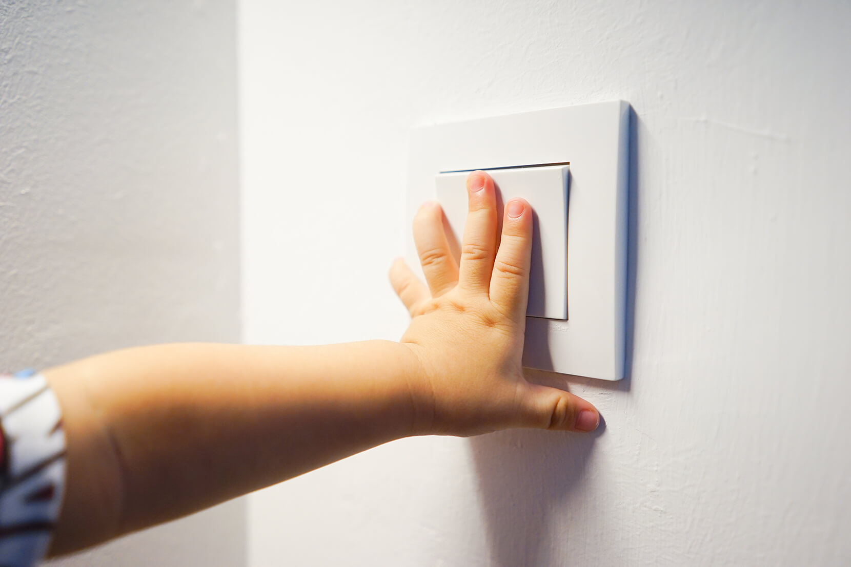 Simple ways to save energy at home